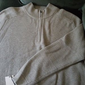 Pullover grey sweater
